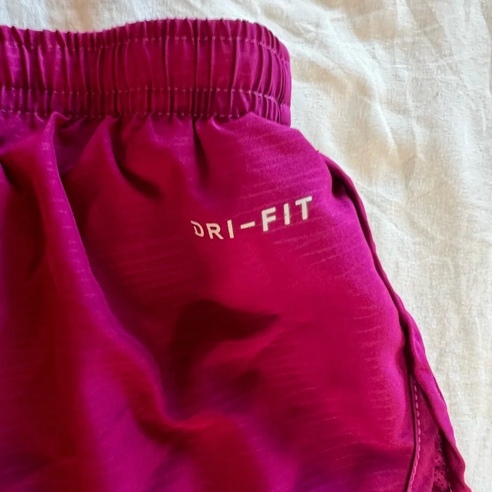 Nike Women's Vibrant Purple Athletic Shorts Size XS‎